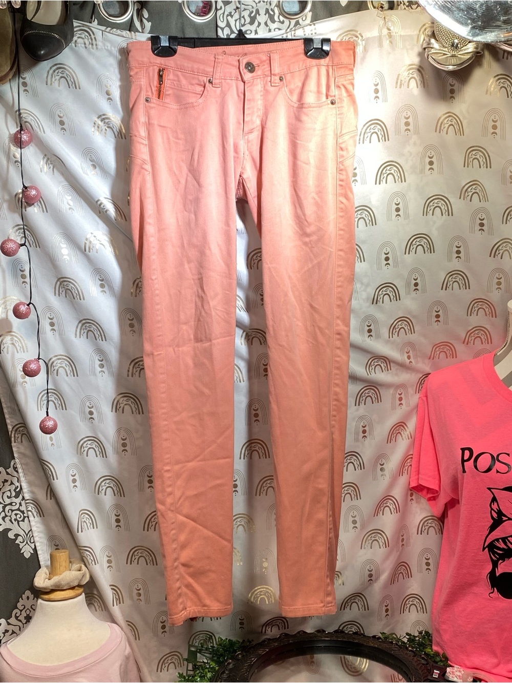 Levi's Peach-Pink Skinny Jeans